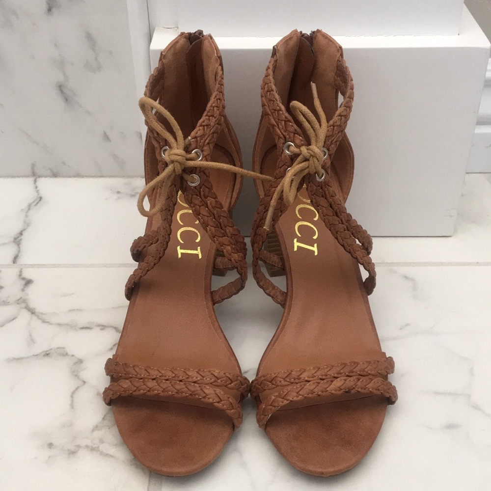 Brown block heel women’s shoe, size 10.